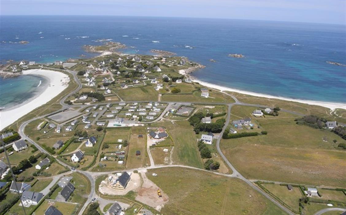 Camping Plage de Meneham, camping résidentiel, camping bord de mer, location emplacement tente, caravane et camping-car, location toile meublée, aire de camping-car, à Kerlouan dans le Finistère - Bretagne