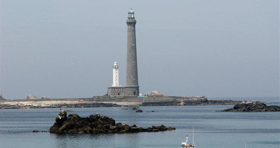 Le Phare De L Ile Vierge Tourisme Bretagne Vacances Finistere Sejour Village De Meneham Camping Plage De Meneham