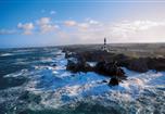 Ouessant près du Camping Plage de Meneham, camping bord de mer, location emplacement tente, caravane et camping-car, location toile meublée, aire de camping-car, location de mobil home, à Kerlouan dans le Finistère - Bretagne