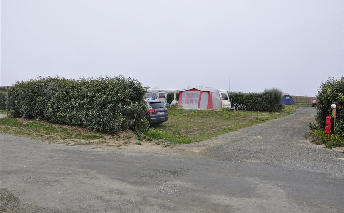 Camping Plage de Meneham, camping résidentiel, camping bord de mer, location emplacement tente, caravane et camping-car, location toile meublée, aire de camping-car, à Kerlouan dans le Finistère - Bretagne