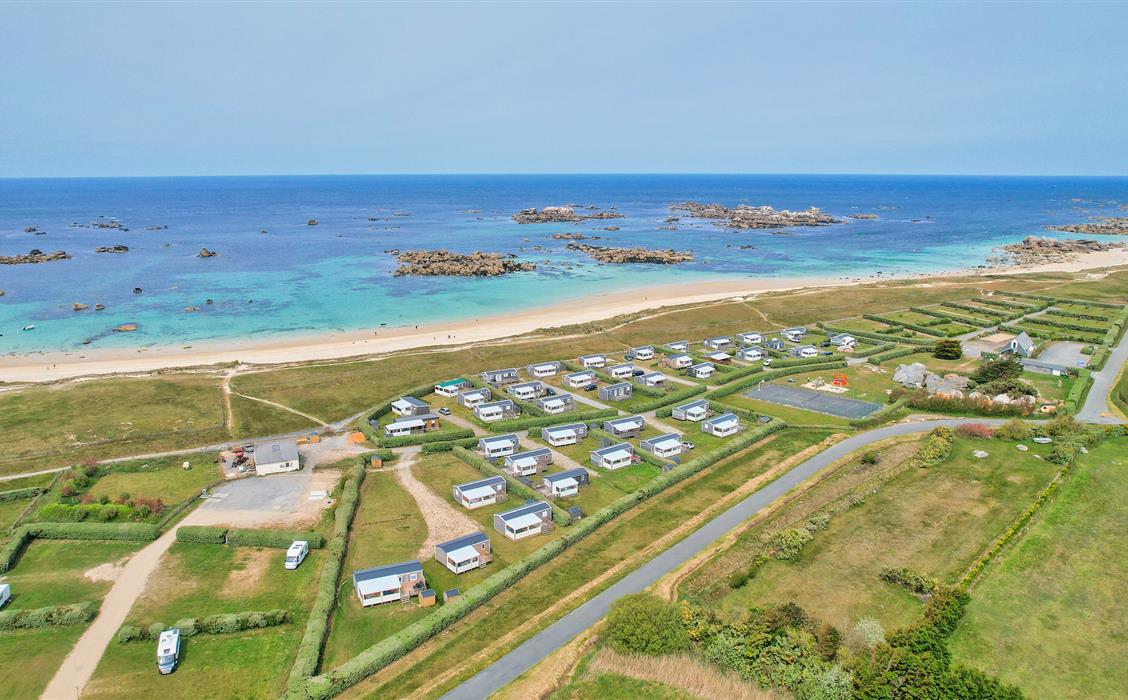 Camping Plage de Meneham, camping résidentiel, camping bord de mer, location emplacement tente, caravane et camping-car, location toile meublée, aire de camping-car, à Kerlouan dans le Finistère - Bretagne