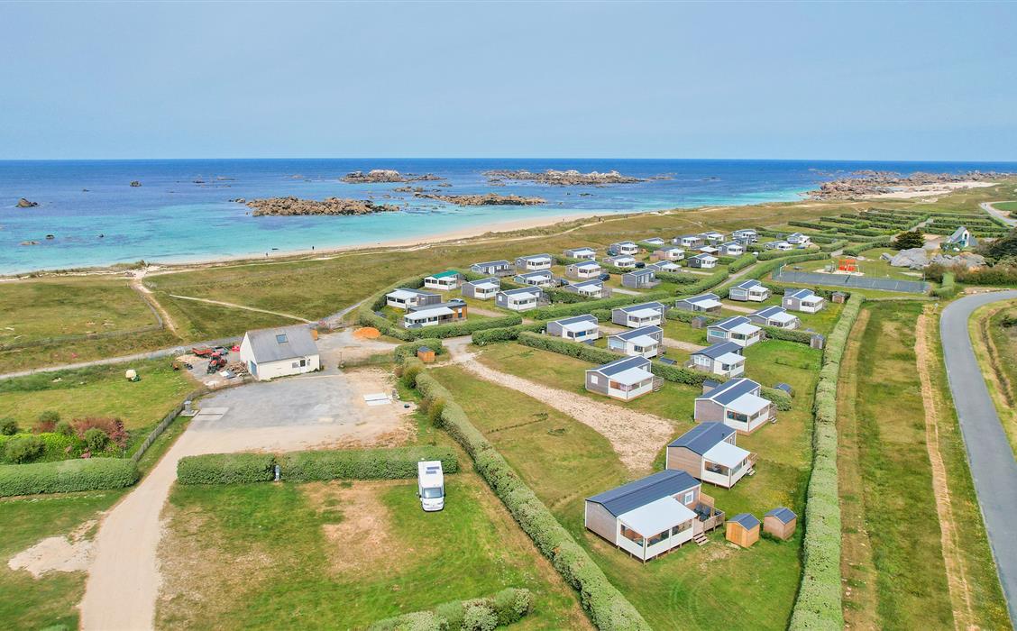 Camping Plage de Meneham, camping résidentiel, camping bord de mer, location emplacement tente, caravane et camping-car, location toile meublée, aire de camping-car, à Kerlouan dans le Finistère - Bretagne